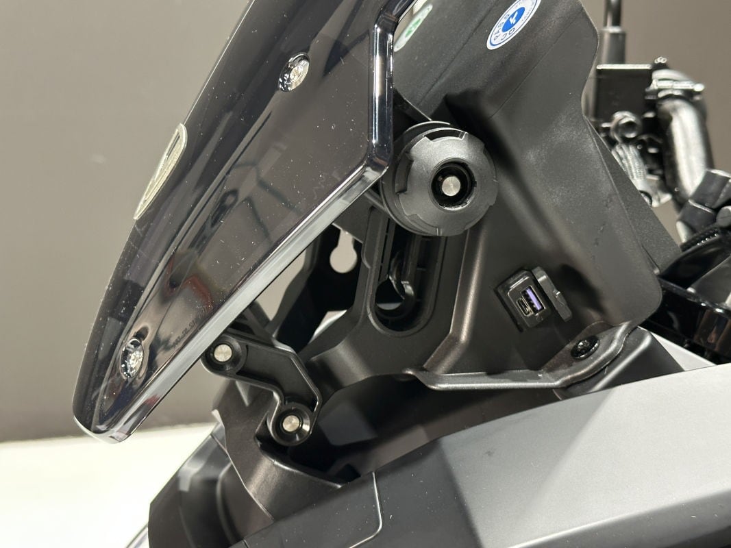 Wottan Sixteen 125: lo scooter spagnolo con ruota da 16" che sfida il traffico urbano